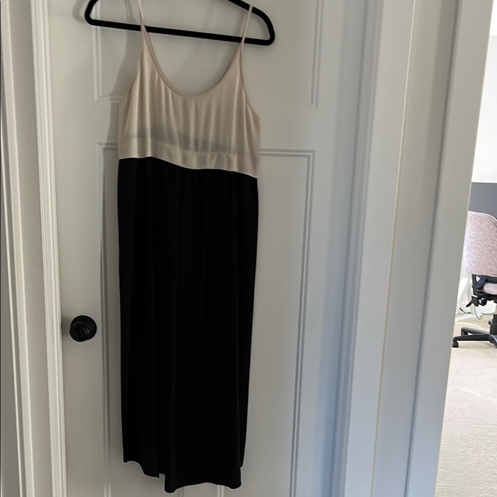 Chic Two-Tone Dress